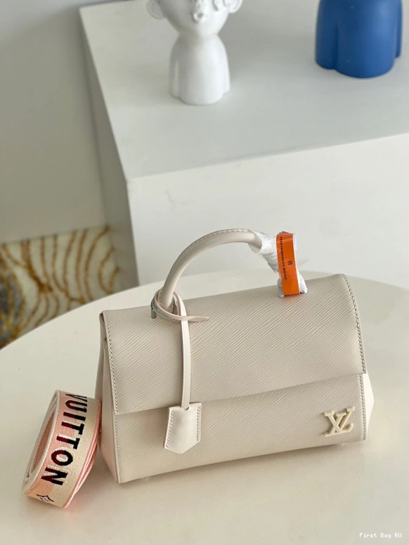 First bag LOUIS VUITTON BB CHANELUNY 0808